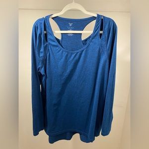 Livi active wear 14/16 excursive top long.